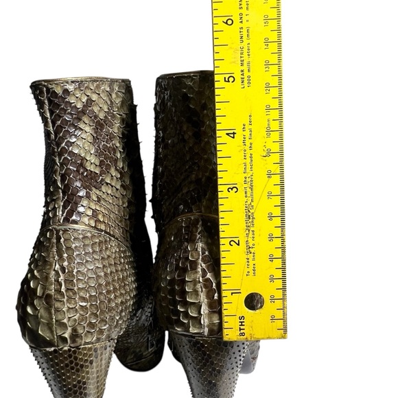 PRADA SNAKESKIN HIGH HEEL ANKLE BOOT
OLIVE GREEN WITH GOLD LEATHER LINING 39 1/2 - Picture 7 of 13